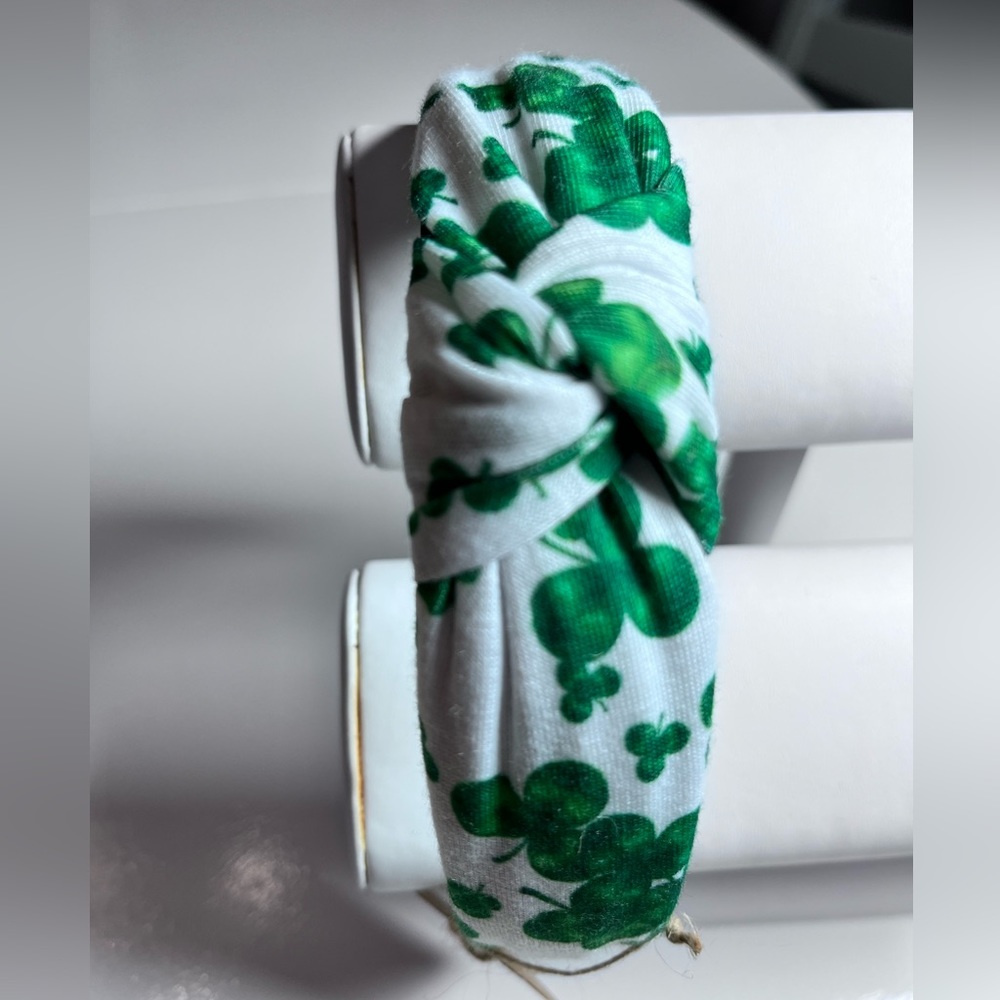 ☘️ SHAMROCK HEADBAND | Knotted Top | ST PATRICK’S Day! - Picture 8 of 10